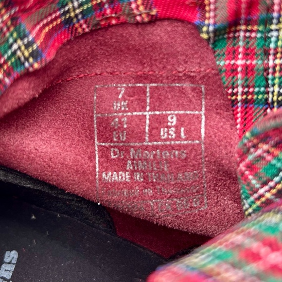 Dr. Martens Aimelie Aimilita Triumph Plaid Fold-Over 9-Eye Boot Red Leather 9 - Picture 13 of 13